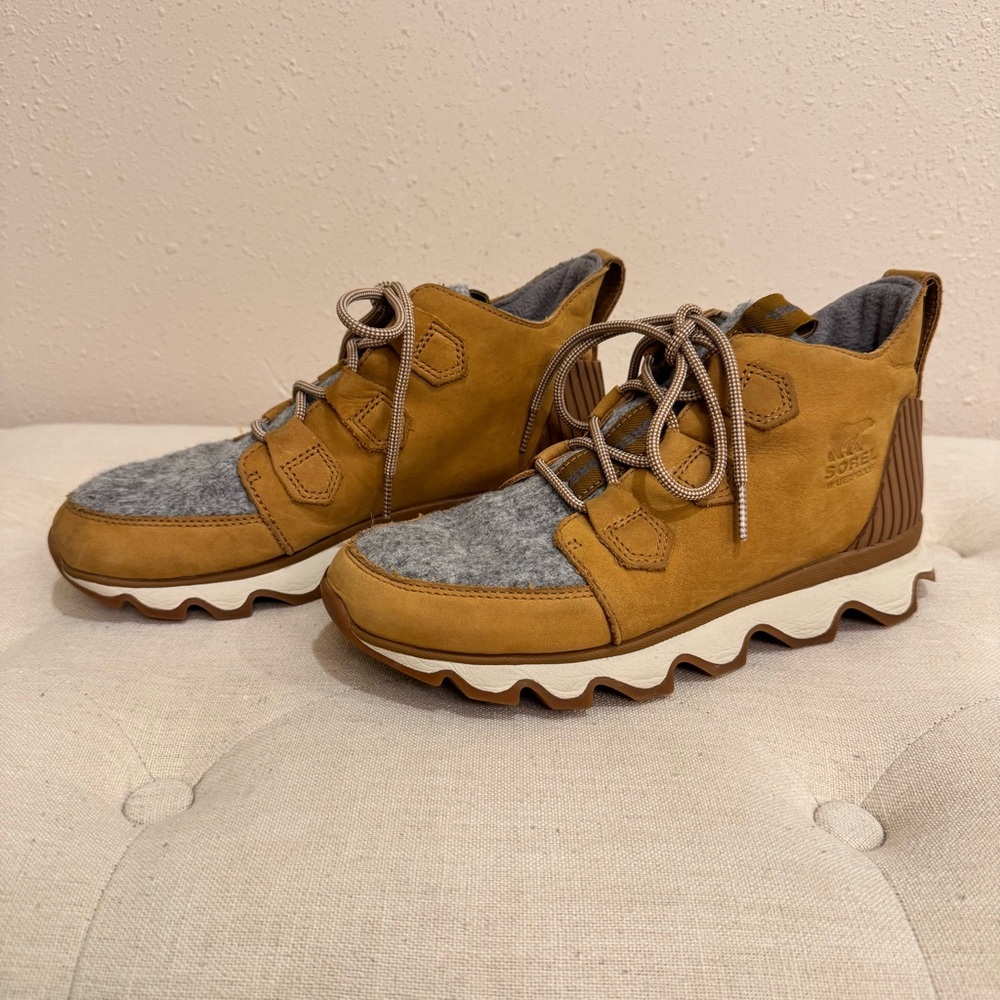 Sorel Kinetic Impact Caribou Waterproof Sneaker Boot 7.5